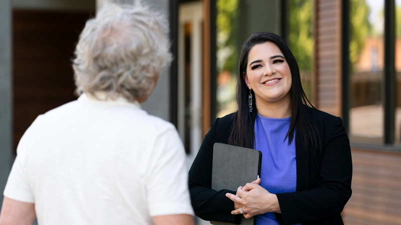 Nathalie Angulo working