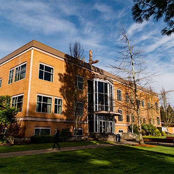 Photo of Edwards-Holman Science Center