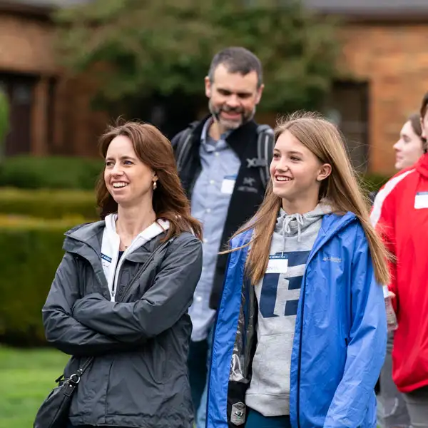 Student touring George Fox with her family at Bruin Preview